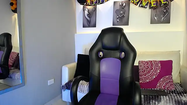 Snapshot of AdrianRinaldi chatting on 10/14/25, 08:09 AdrianRinaldi online show from 10/14/25, 08:09