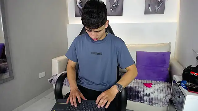 Snapshot of AdrianRinaldi chatting on 10/15/25, 10:10 AdrianRinaldi online show from 10/15/25, 10:10