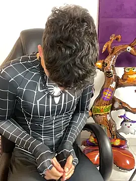 Snapshot of AdrianRinaldi chatting on 10/24/25, 08:05 AdrianRinaldi online show from 10/24/25, 08:05