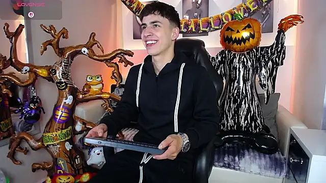 Snapshot of AdrianRinaldi chatting on 10/26/25, 08:26 AdrianRinaldi online show from 10/26/25, 08:26