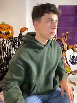 Snapshot of AdrianRinaldi chatting on 11/01/25, 08:11 AdrianRinaldi online show from 11/01/25, 08:11