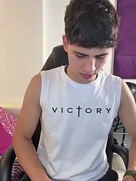 Snapshot of AdrianRinaldi chatting on 11/13/25, 08:08 AdrianRinaldi online show from 11/13/25, 08:08