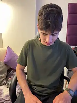 Snapshot of AdrianRinaldi chatting on 11/25/25, 08:20 AdrianRinaldi online show from 11/25/25, 08:20