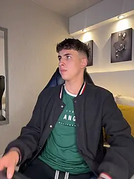 AdrianRinaldi online show from 04/14/26, 08:04