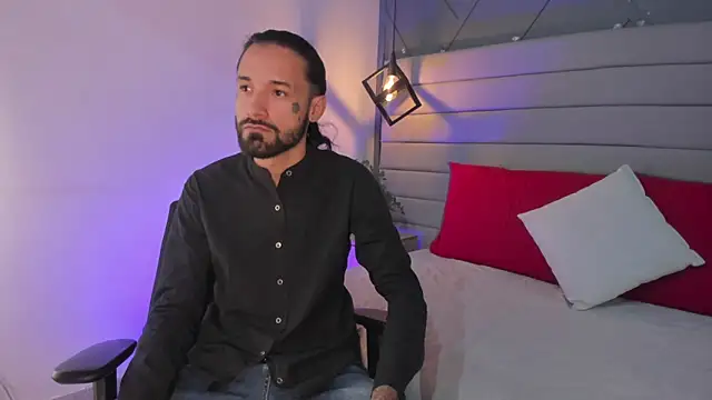 Hisoka 011 online show from 02/08/26, 01:03