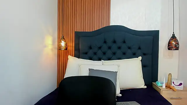 Hisoka 011 online show from 02/11/26, 07:30