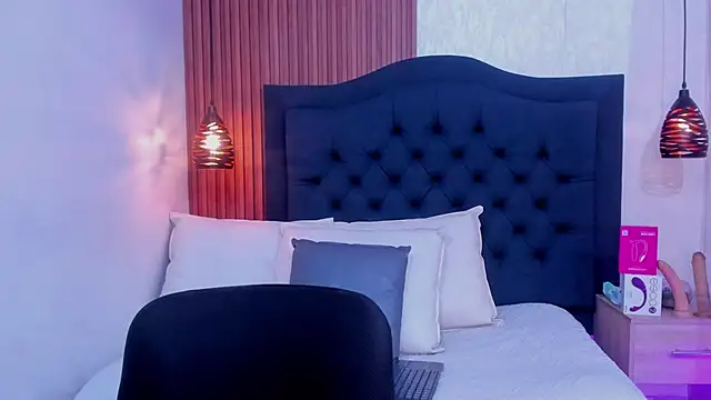 Hisoka 011 online show from 04/04/26, 09:56