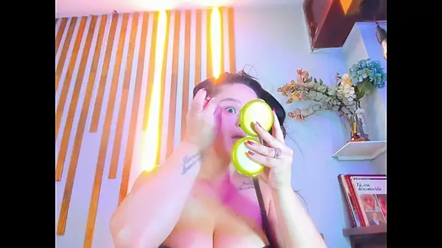 Snapshot of Jennifer_Vega1 chatting on 11/13/25, 09:47 Jennifer Vega1 online show from 11/13/25, 09:47