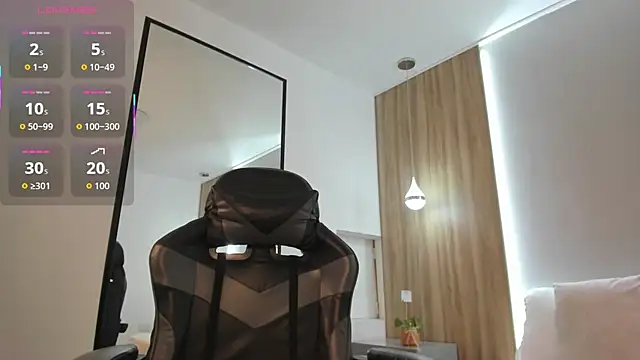 Snapshot of samantha_17_ chatting on 03/08/26, 02:48 samantha 17 online show from 03/08/26, 02:48