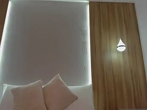 Snapshot of samantha_17_ chatting on 03/14/26, 02:28 samantha 17 online show from 03/14/26, 02:28