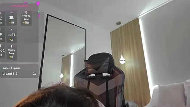 Snapshot of samantha_17_ chatting on 03/24/26, 02:27 samantha 17 online show from 03/24/26, 02:27