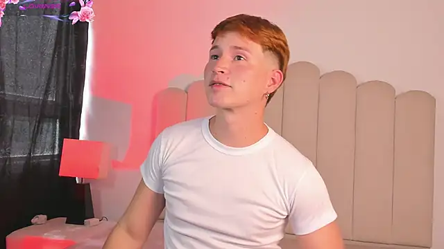 Snapshot of Eragonbooy chatting on 12/19/25, 06:15 Eragonbooy online show from 12/19/25, 06:15