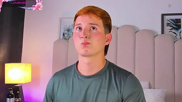 Snapshot of Eragonbooy chatting on 04/19/26, 11:29 Eragonbooy online show from 04/19/26, 11:29