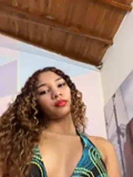 Kylie Jennerr online show from 01/12/26, 05:40