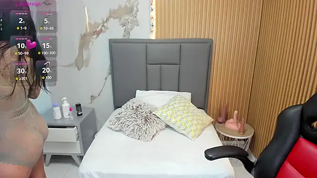 TIFFANY BELLO online show from 11/24/25, 10:31