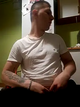 Snapshot of Aranox098 chatting on 11/08/25, 12:11 Aranox098 online show from 11/08/25, 12:11