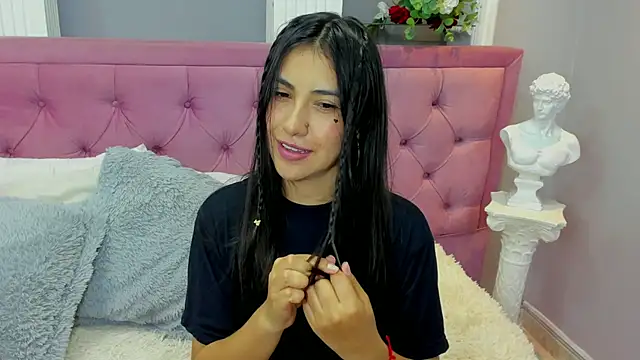 Snapshot of miel_latina chatting on 04/14/26, 08:37 miel latina online show from 04/14/26, 08:37