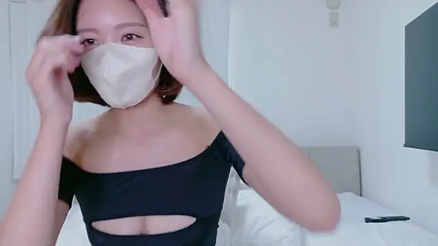Snapshot of riko_oxo chatting on 05/30/26, 02:08 riko oxo online show from 05/30/26, 02:08