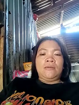 Snapshot of Sweet_dhea05 chatting on 11/17/25, 02:39 Sweet dhea05 online show from 11/17/25, 02:39