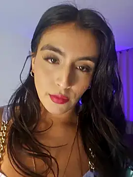 Snapshot of AliishaPss chatting on 11/15/25, 04:21 AliishaPss online show from 11/15/25, 04:21