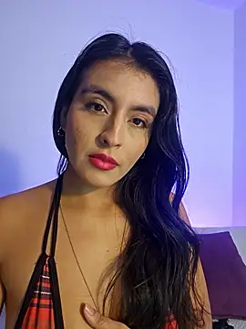 Snapshot of AliishaPss chatting on 11/18/25, 06:45 AliishaPss online show from 11/18/25, 06:45