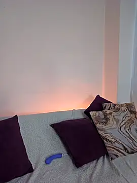 Snapshot of AliishaPss chatting on 02/17/26, 08:04 AliishaPss online show from 02/17/26, 08:04