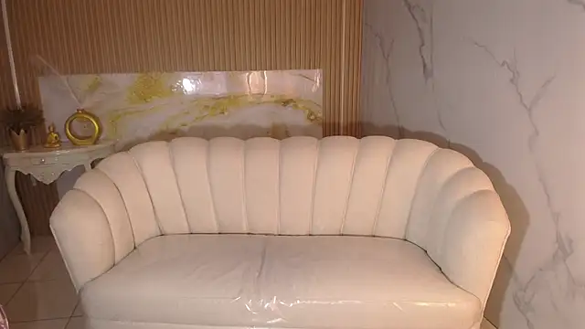 ambar fox s online show from 09/17/25, 08:49