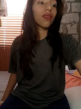 Snapshot of Aley_2025 chatting on 12/16/25, 04:56 Aley 2025 online show from 12/16/25, 04:56