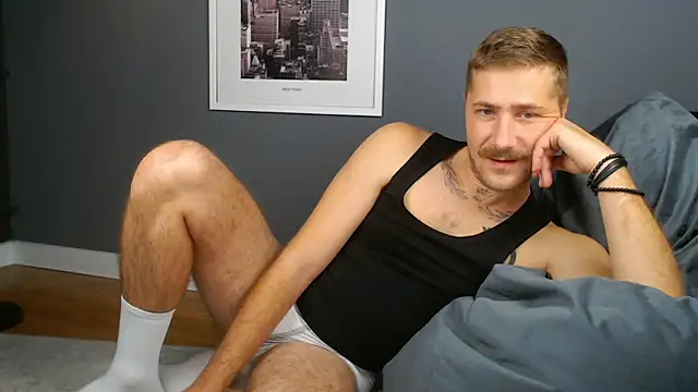 Snapshot of Mr_At_ chatting on 10/30/25, 06:59 Mr At  online show from 10/30/25, 06:59