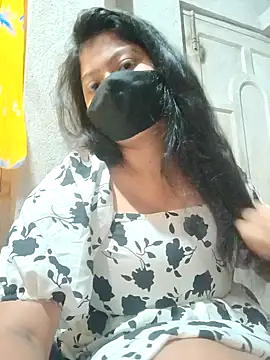 Snapshot of DiyaRoy49 chatting on 09/13/25, 06:13 DiyaRoy49 online show from 09/13/25, 06:13