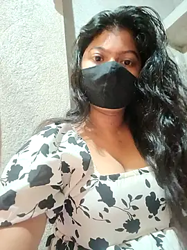 Snapshot of DiyaRoy49 chatting on 09/17/25, 01:57 DiyaRoy49 online show from 09/17/25, 01:57