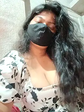 Snapshot of DiyaRoy49 chatting on 09/26/25, 11:14 DiyaRoy49 online show from 09/26/25, 11:14