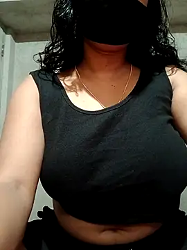 Snapshot of DiyaRoy49 chatting on 10/03/25, 09:28 DiyaRoy49 online show from 10/03/25, 09:28