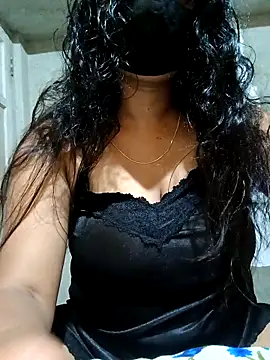 Snapshot of DiyaRoy49 chatting on 10/08/25, 09:40 DiyaRoy49 online show from 10/08/25, 09:40