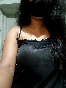 Snapshot of DiyaRoy49 chatting on 10/17/25, 05:26 DiyaRoy49 online show from 10/17/25, 05:26