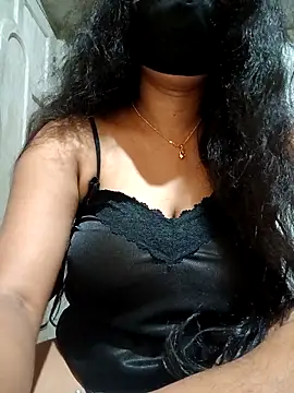 Snapshot of DiyaRoy49 chatting on 10/24/25, 11:17 DiyaRoy49 online show from 10/24/25, 11:17