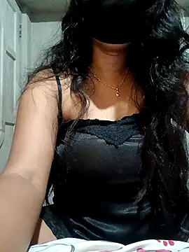 Snapshot of DiyaRoy49 chatting on 10/29/25, 12:29 DiyaRoy49 online show from 10/29/25, 12:29