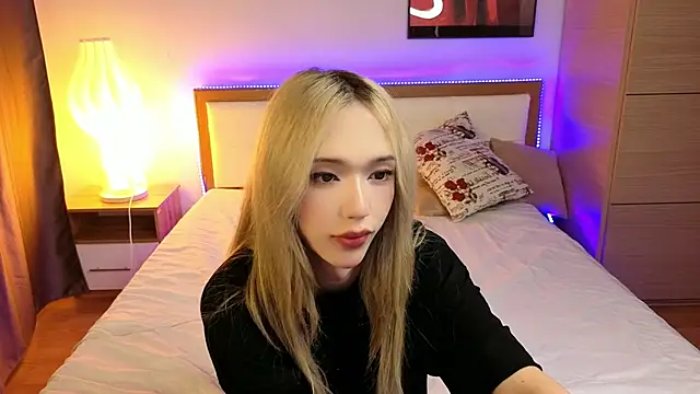 Snapshot of okerriella chatting on 07/18/26, 06:01 okerriella online show from 07/18/26, 06:01