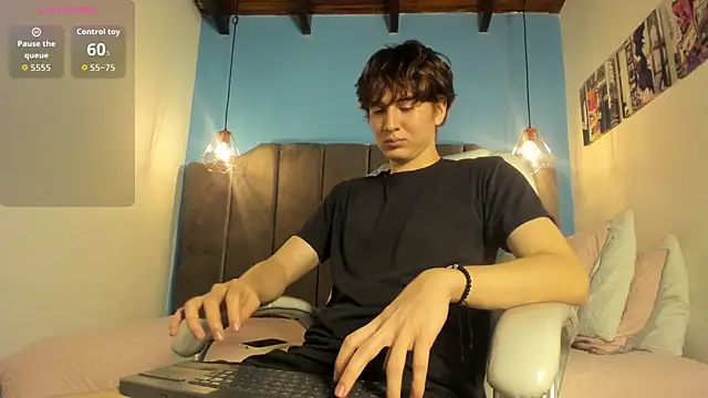 Snapshot of Oscar_and_dani chatting on 04/11/26, 03:11 Oscar and dani online show from 04/11/26, 03:11