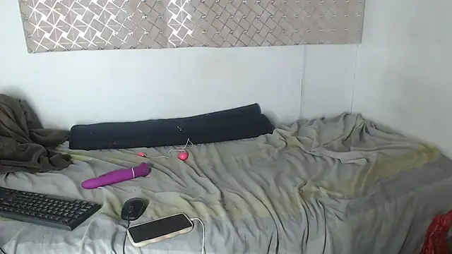 BustyBooty699 online show from 06/18/26, 07:40