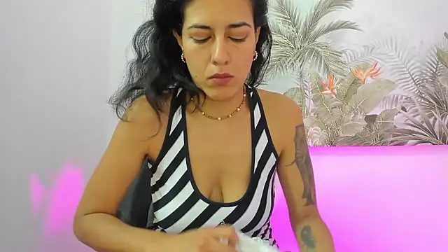 Snapshot of hadeom_ chatting on 09/23/25, 01:14 hadeom online show from 09/23/25, 01:14