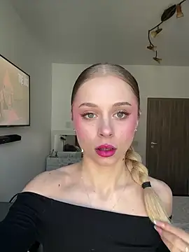 BabyAnais online show from 10/31/25, 09:10