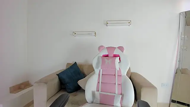 april smiith online show from 10/20/25, 12:16