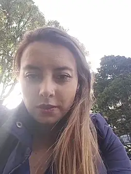 Scarlett Pink Rose online show from 11/19/25, 08:20