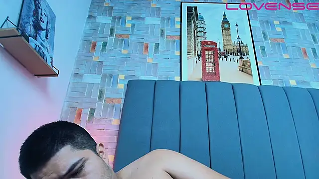 Snapshot of naomi_campbel_ chatting on 03/19/26, 08:35 naomi campbel online show from 03/19/26, 08:35