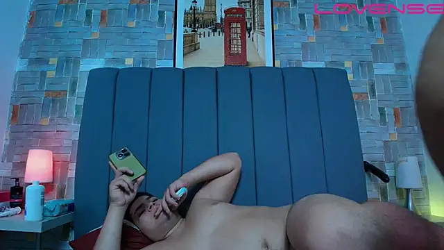 Snapshot of naomi_campbel_ chatting on 03/30/26, 02:45 naomi campbel online show from 03/30/26, 02:45