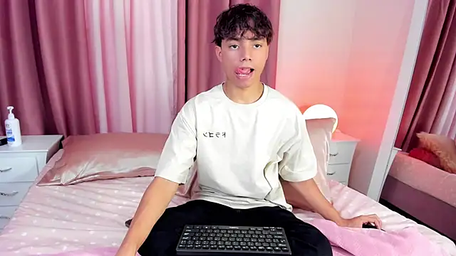 Snapshot of Honeymoon_sariel chatting on 11/09/25, 08:07 Honeymoon sariel online show from 11/09/25, 08:07