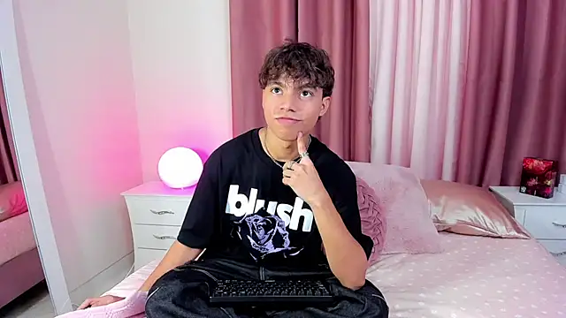 Snapshot of Honeymoon_sariel chatting on 11/13/25, 08:30 Honeymoon sariel online show from 11/13/25, 08:30