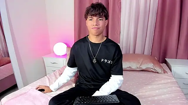 Snapshot of Honeymoon_sariel chatting on 11/14/25, 08:40 Honeymoon sariel online show from 11/14/25, 08:40