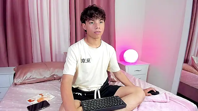 Snapshot of Honeymoon_sariel chatting on 11/16/25, 07:52 Honeymoon sariel online show from 11/16/25, 07:52